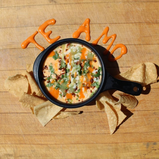 Queso N' Chips.